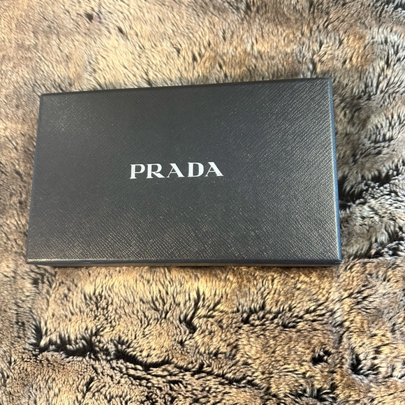 Prada Lacca Saffiano Leather Zip Around Walket - Picture 12 of 15